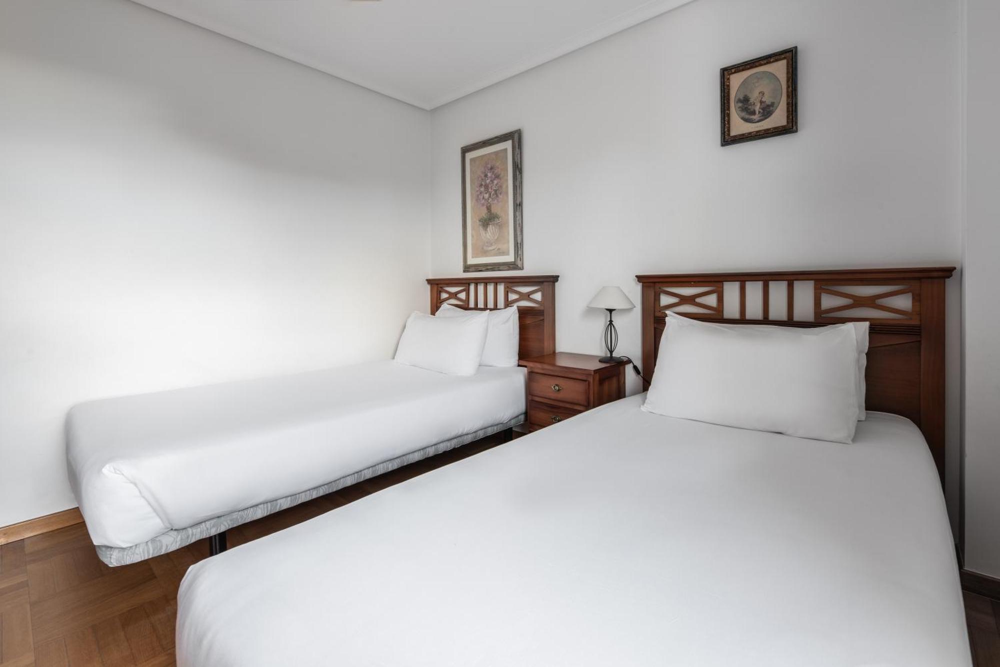 Apartamentos El Cid Burgo Exterior foto